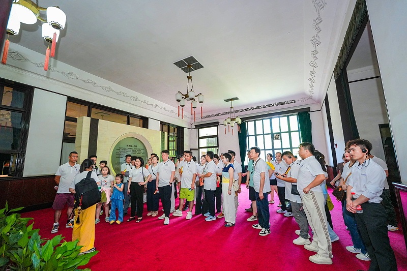 HX_00719-opq3883409390