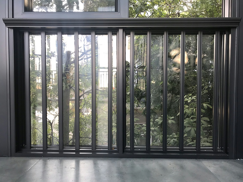 伊盾門窗兒童安全防護欄，給孩子加裝一道居家安全屏障！