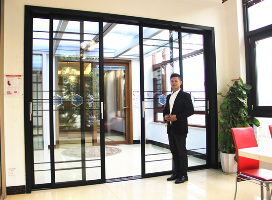 對于門窗人來說，2018年是一個艱難的年份，這一年走過的路實在太艱難了！不過，沒經歷過風雨，又怎么能夠看見彩虹呢？我們有理由相信，熬過了堅信的2018年后，2019年門窗市場一定會好起來的！